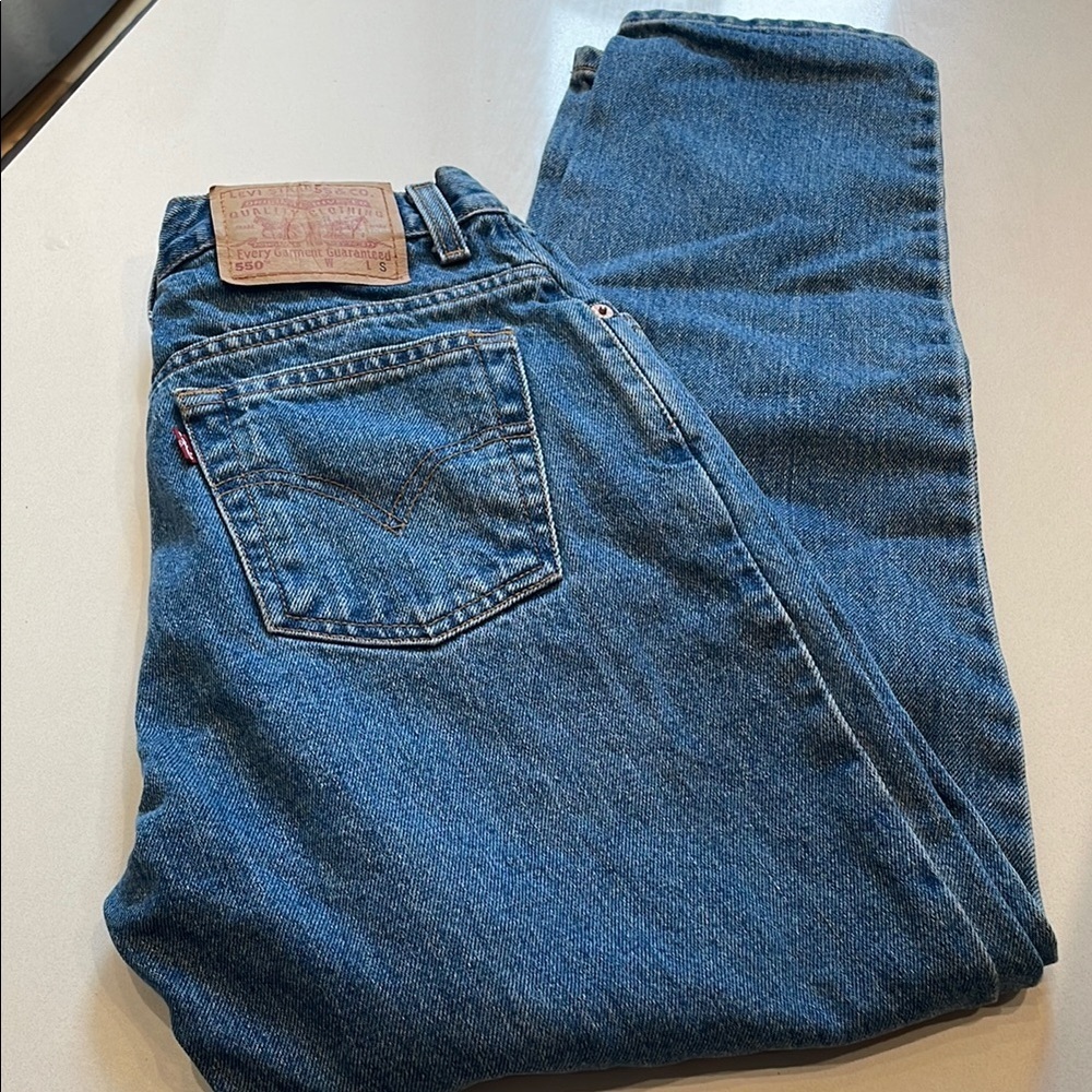 Levi's 550 Relaxed Fit, Tapered Leg Blue Jeans. Size 7 Juniors